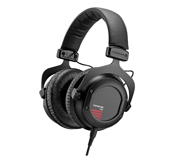 7. Beyerdynamic Custom One Pro.png